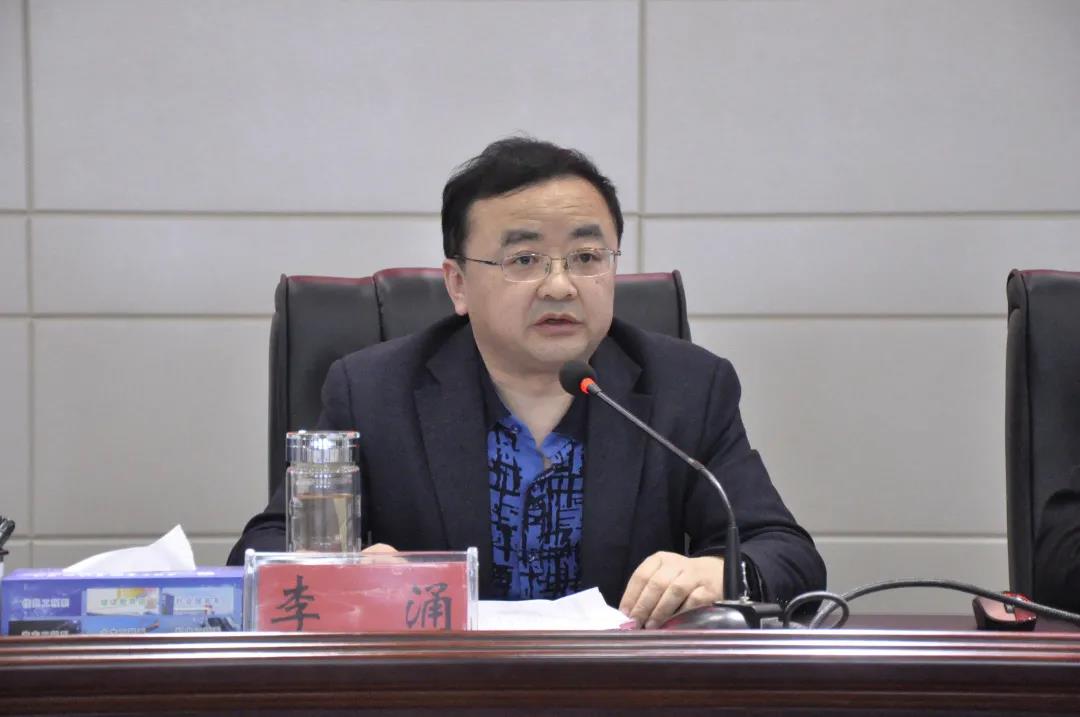 中共畢節(jié)工業(yè)職業(yè)技術(shù)學(xué)院委員會組織召開黨史學(xué)習(xí)教育動員大會暨“牢記殷切囑托、忠誠 干凈擔(dān)當(dāng)、喜迎建黨百年”專題教育啟動會