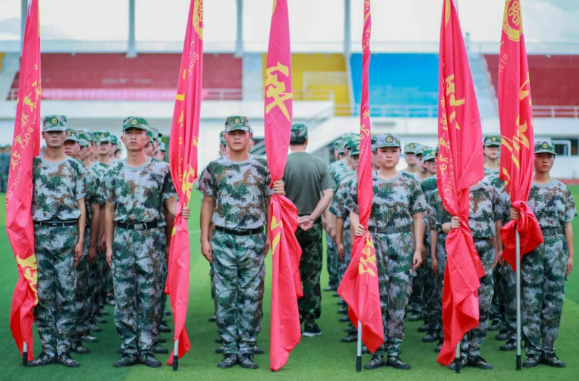 當(dāng)迷彩邂逅青春，記錄工職院軍訓(xùn)生活