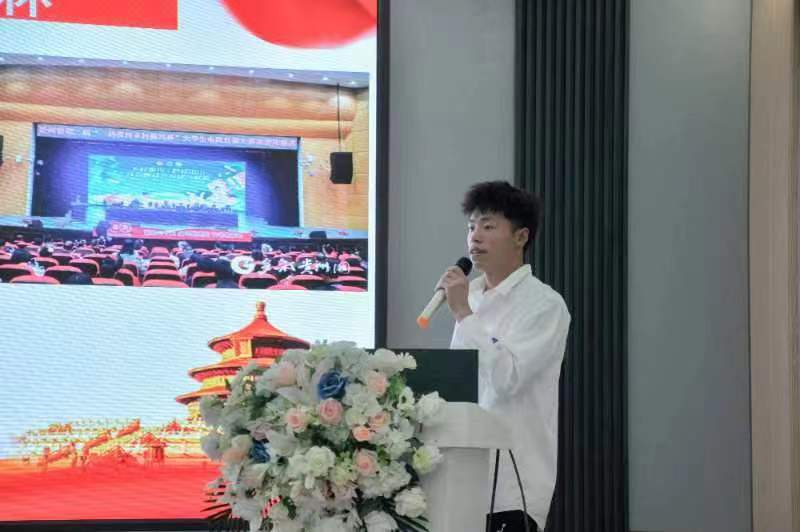 2021-2022學(xué)年國(guó)家獎(jiǎng)學(xué)金獲得者個(gè)人事跡專欄第一期——黃杏、譚程慧