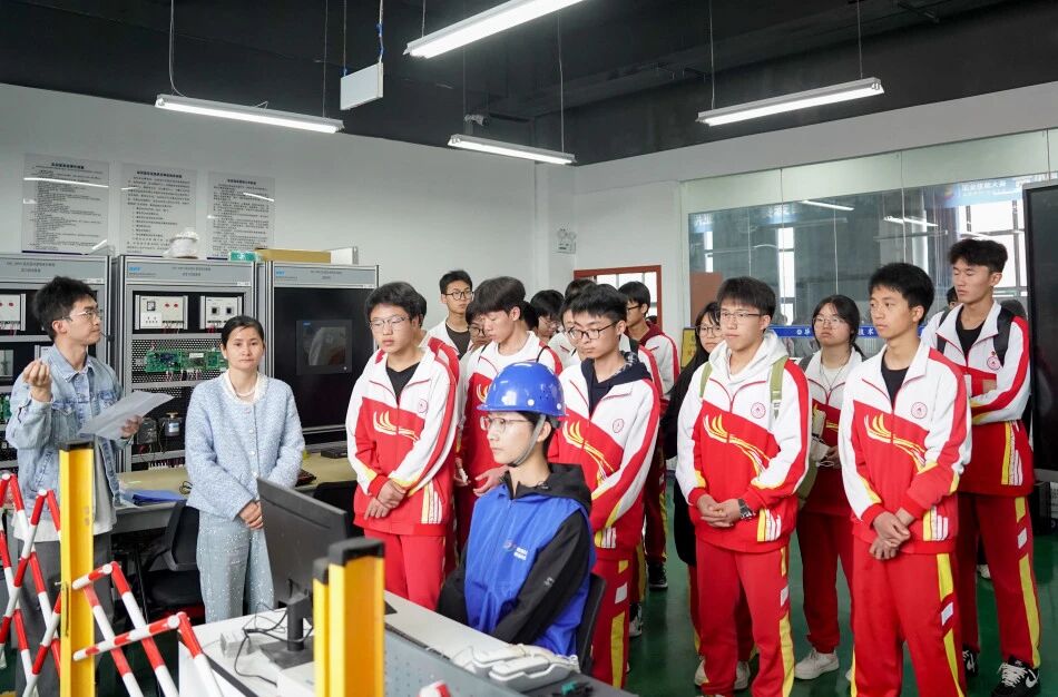 我院開(kāi)展2026年中小學(xué)生職業(yè)體驗(yàn)現(xiàn)場(chǎng)觀摩活動(dòng)